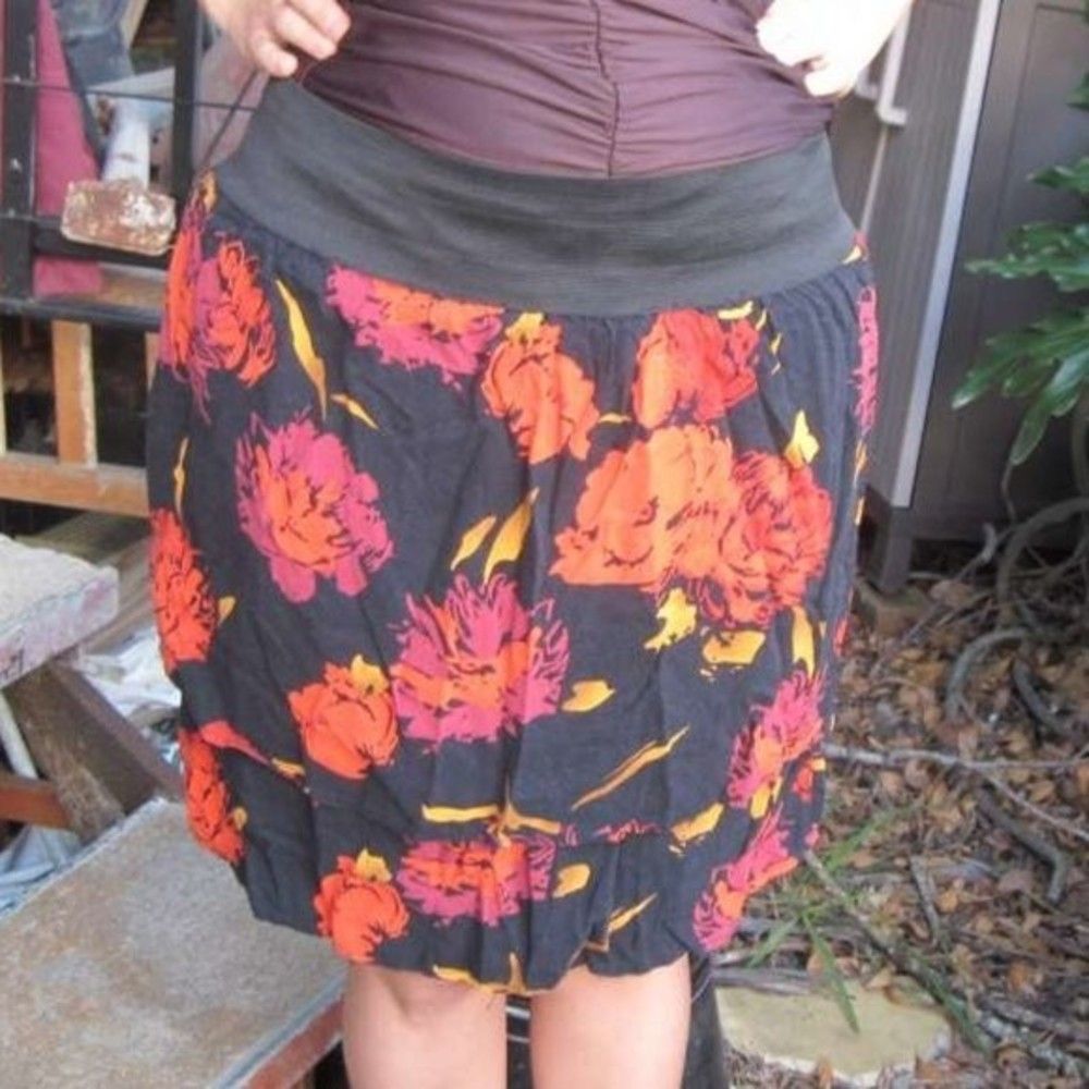 Mlle Gabrielle S Black Red Orange Flowers Floral Knee Length Skirt Zipper Waist